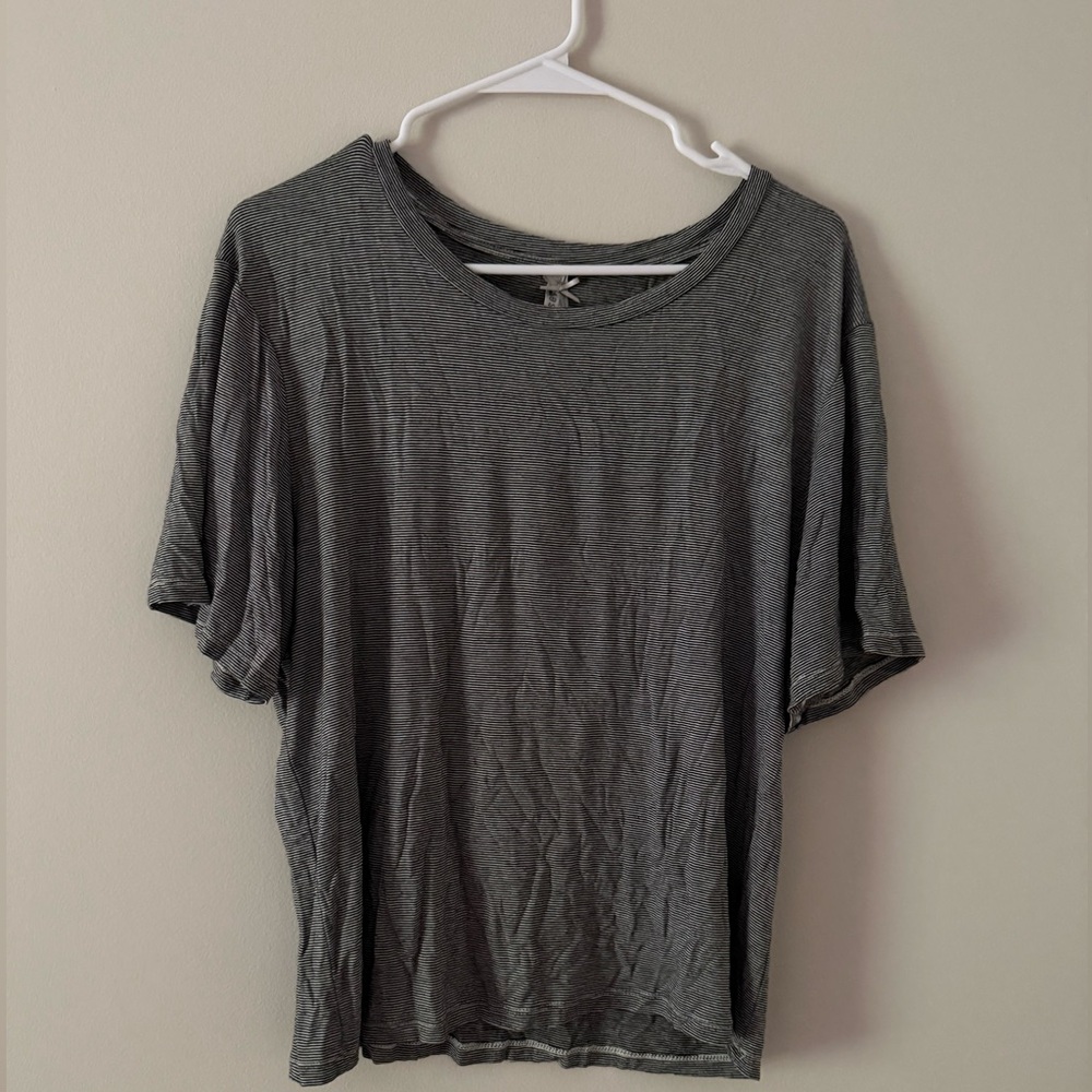 Medium Casual Black and White Thin Stripe T-Shirt Short Sleeve Tee Shirt